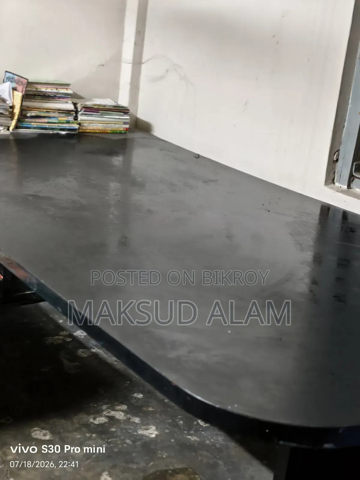 Large table can be used for office work