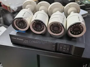 ৮ চ্যানেল এনভিআর ৪ পিস আইপি ক্যামেরা