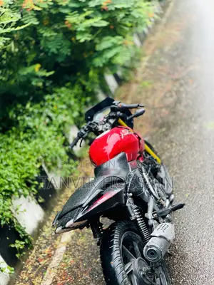 বাজাজ পালসার ১৫০ ২০১২ রেড