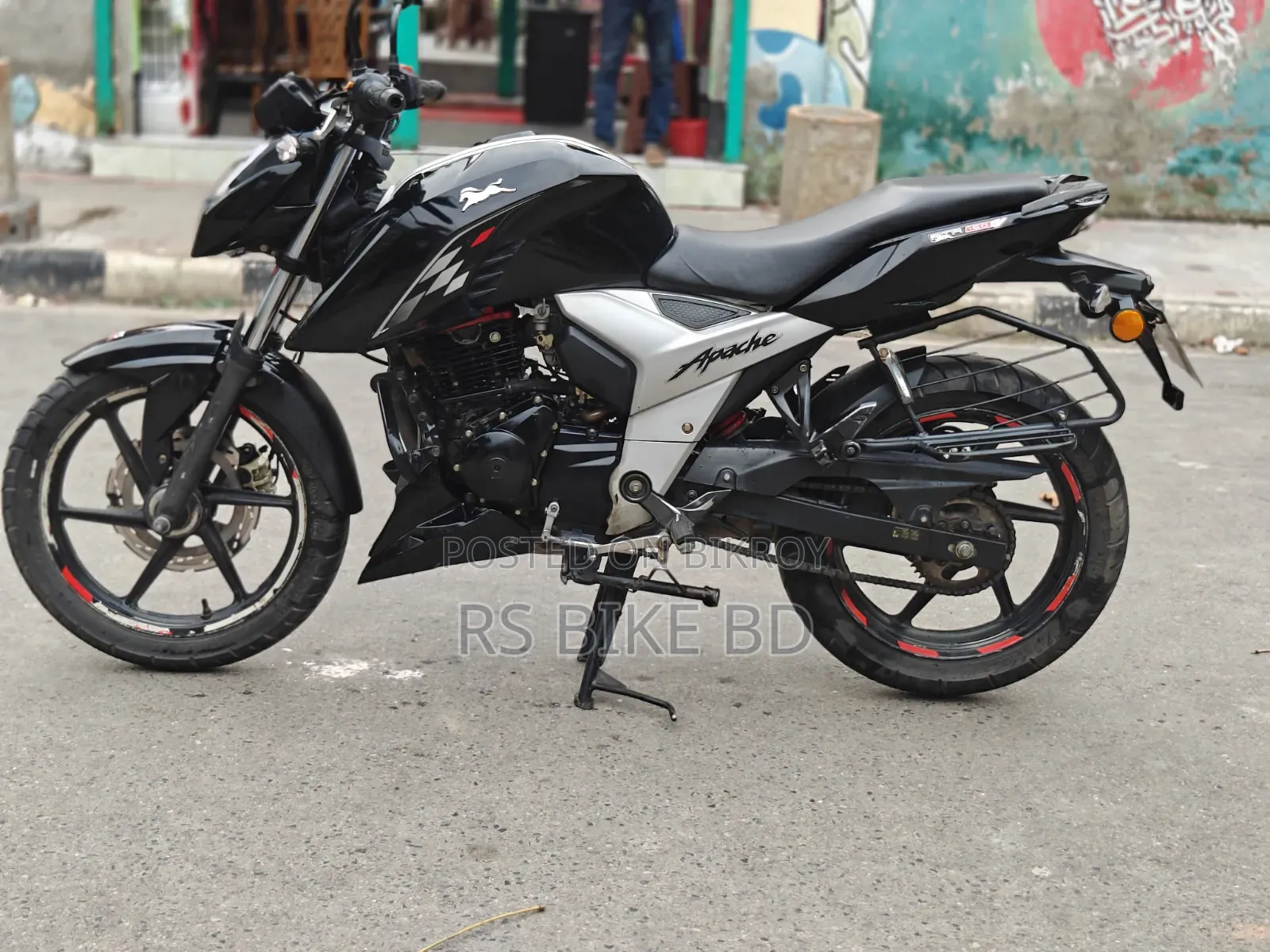 TVS Apache RTR 160 4V 2022 Black