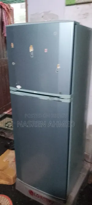 রেফ্রিজারেটরটি বটম ফ্রিজার