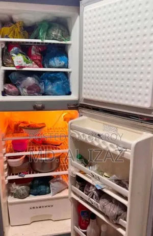 Walton Fridge টি বিক্রয় করা হবে।
