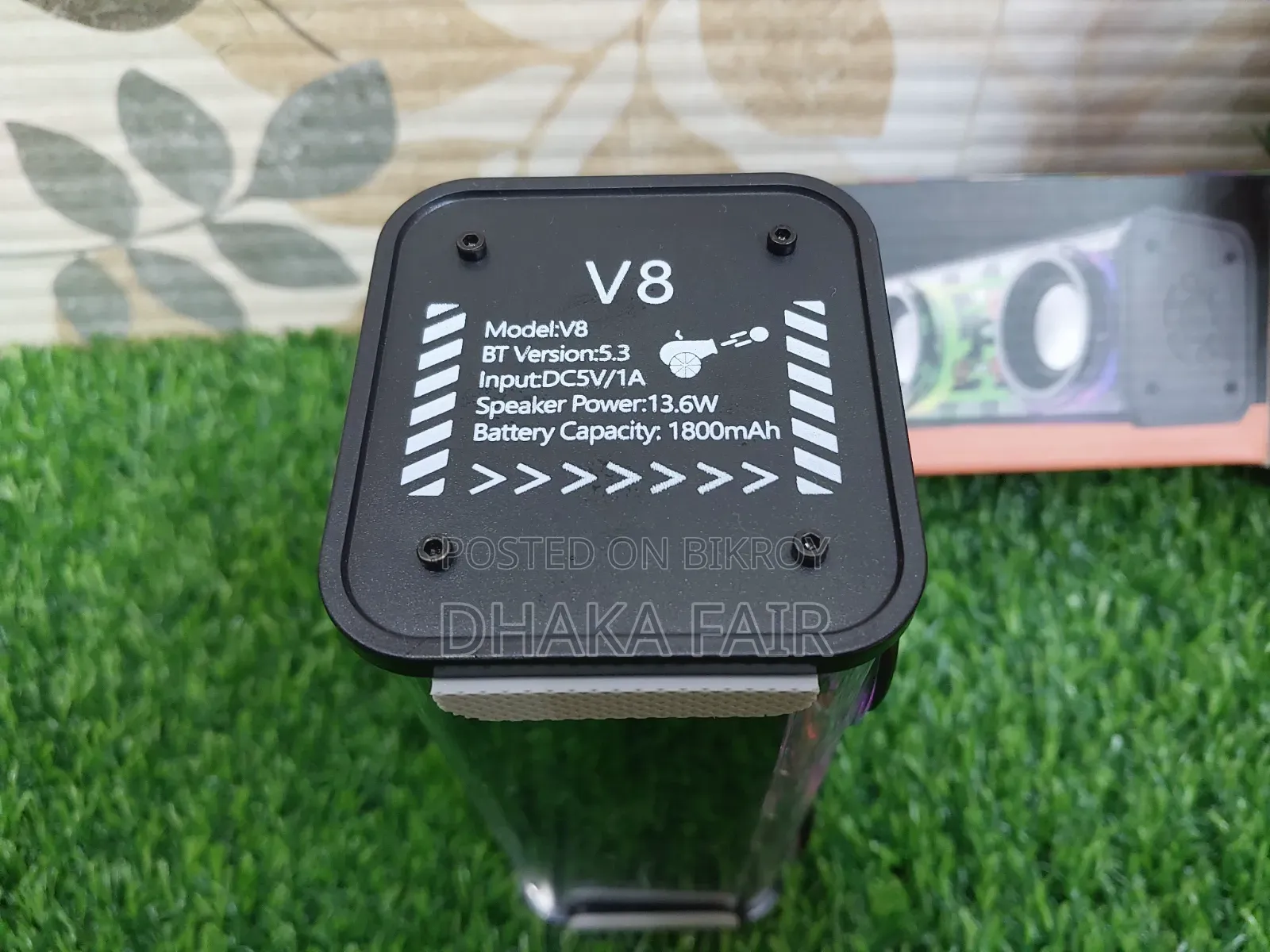 V8 আরজিবি ট্রান্সপারেন্ট ডুয়াল বেস স্পিকার ব্লুটুথ ৫.০ পাওয়ার ১০ ওয়াট