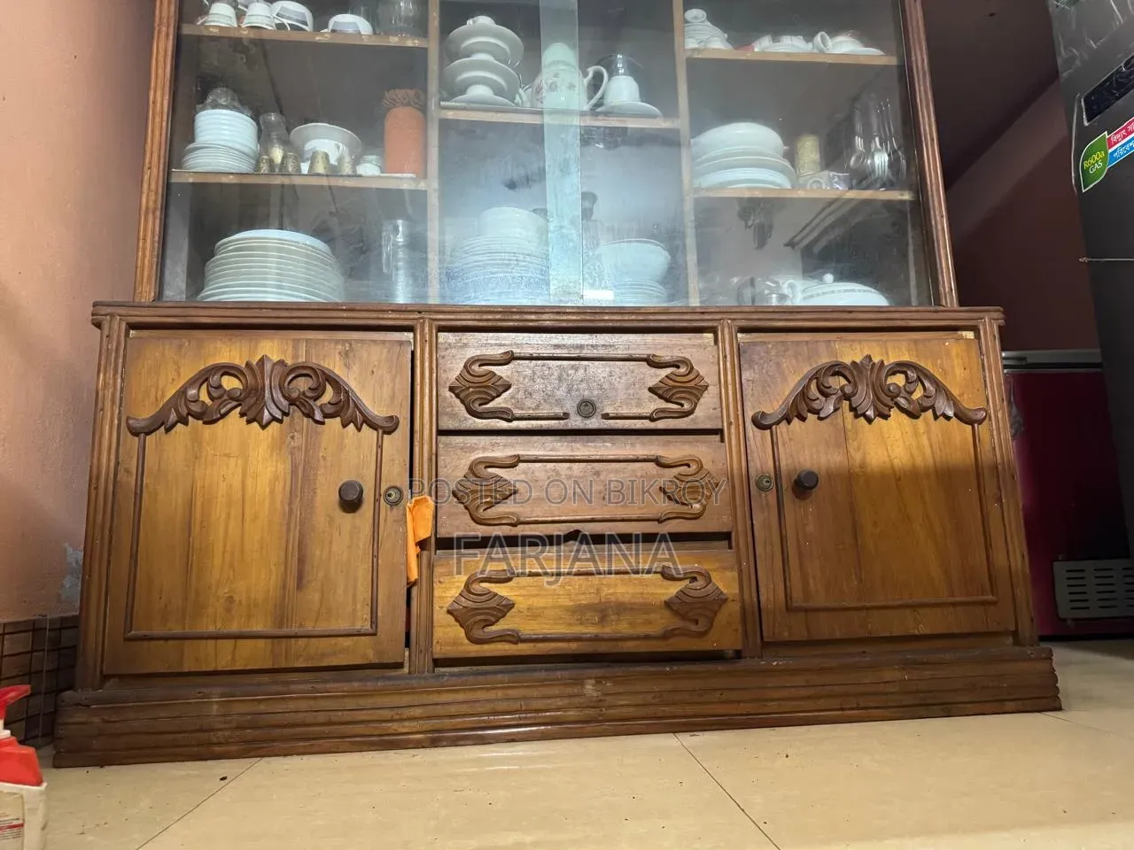 Teak Wooden Showcase