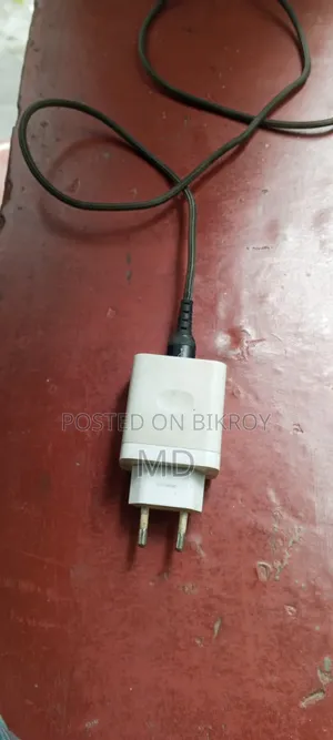 রিয়েলমি ৩৩ ওয়াট চার্জার