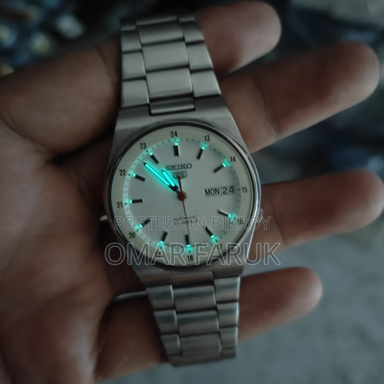 Vintage Seiko 5 Automatic 21 Jewels White Dial Men's Watch