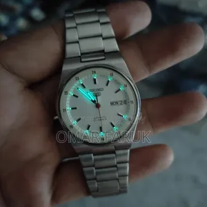 Vintage Seiko 5 Automatic 21 Jewels White Dial Men's Watch