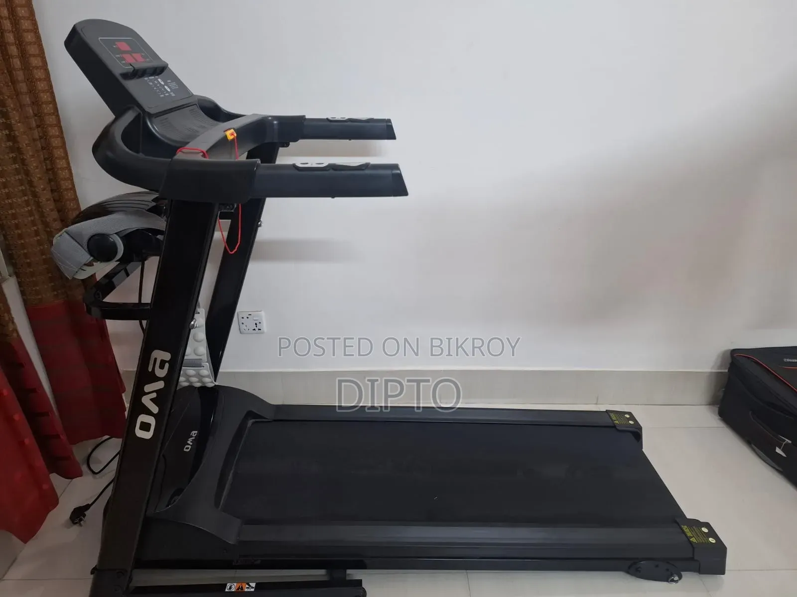 OMA 5105EBM Multi-Function Motorized Treadmill (Used)