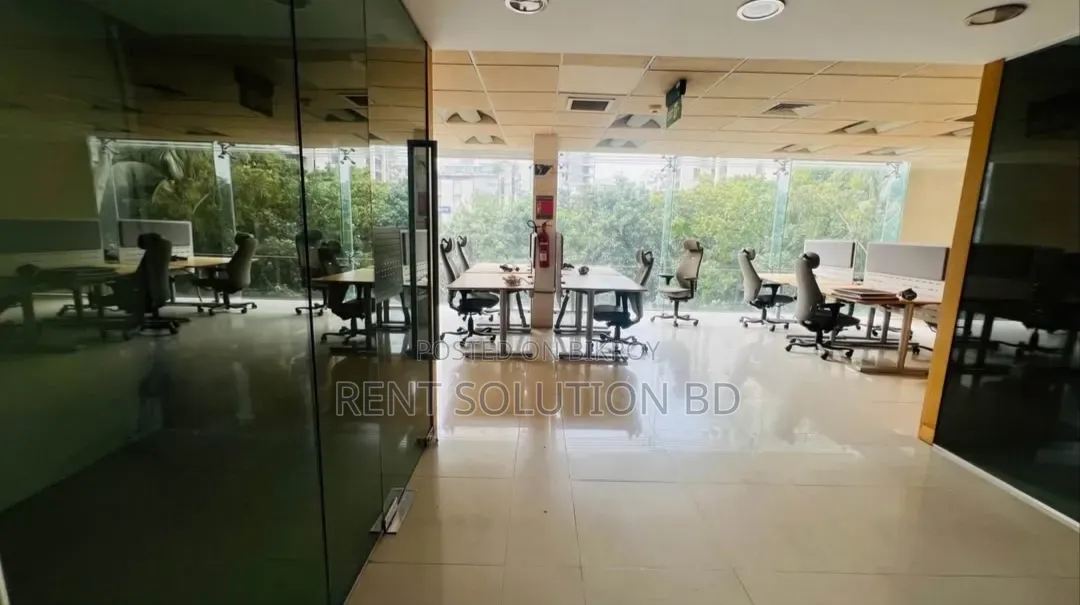 গুলশান এভিনিউতে ৪৫০০ বর্গফুটের ফার্নিশড অফিস স্পেস