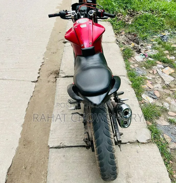 সুজুকি জিক্সার মনোটোন ২০১৫ লাল