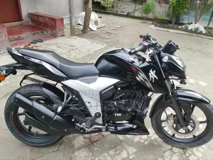 TVS Apache RTR 160 4V 2022 Black