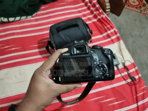 ক্যানন ১৩০০ডি ৭৫-৩০-মিমি জুম লেন্স এবং কিট লেন্সসহ