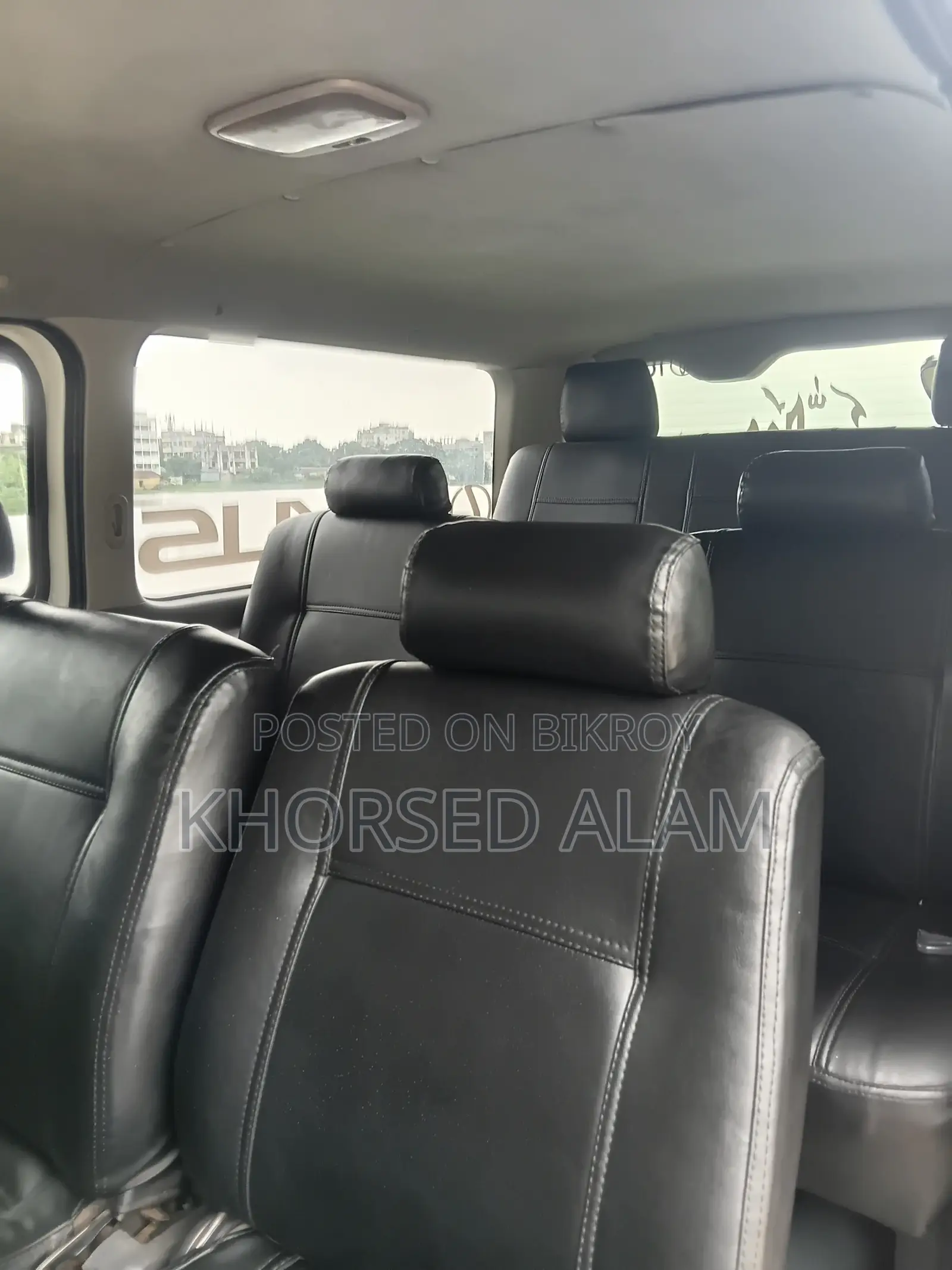Toyota HiAce 2011 White