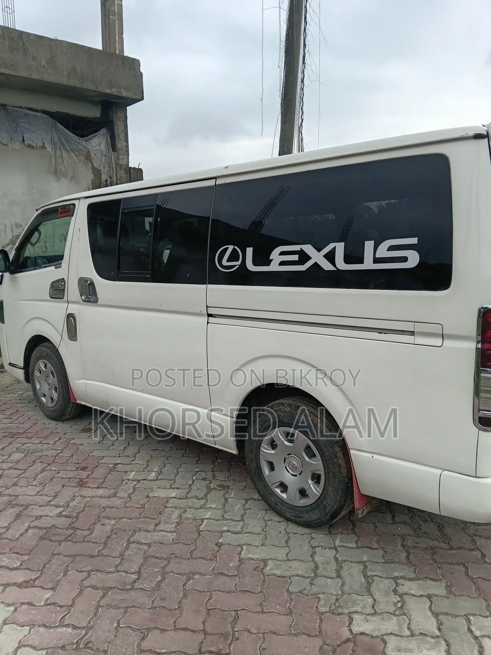 Toyota HiAce 2011 White