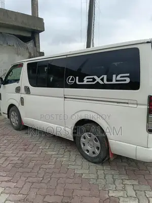 Toyota HiAce 2011 White