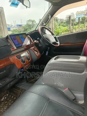 Toyota HiAce 2011 White