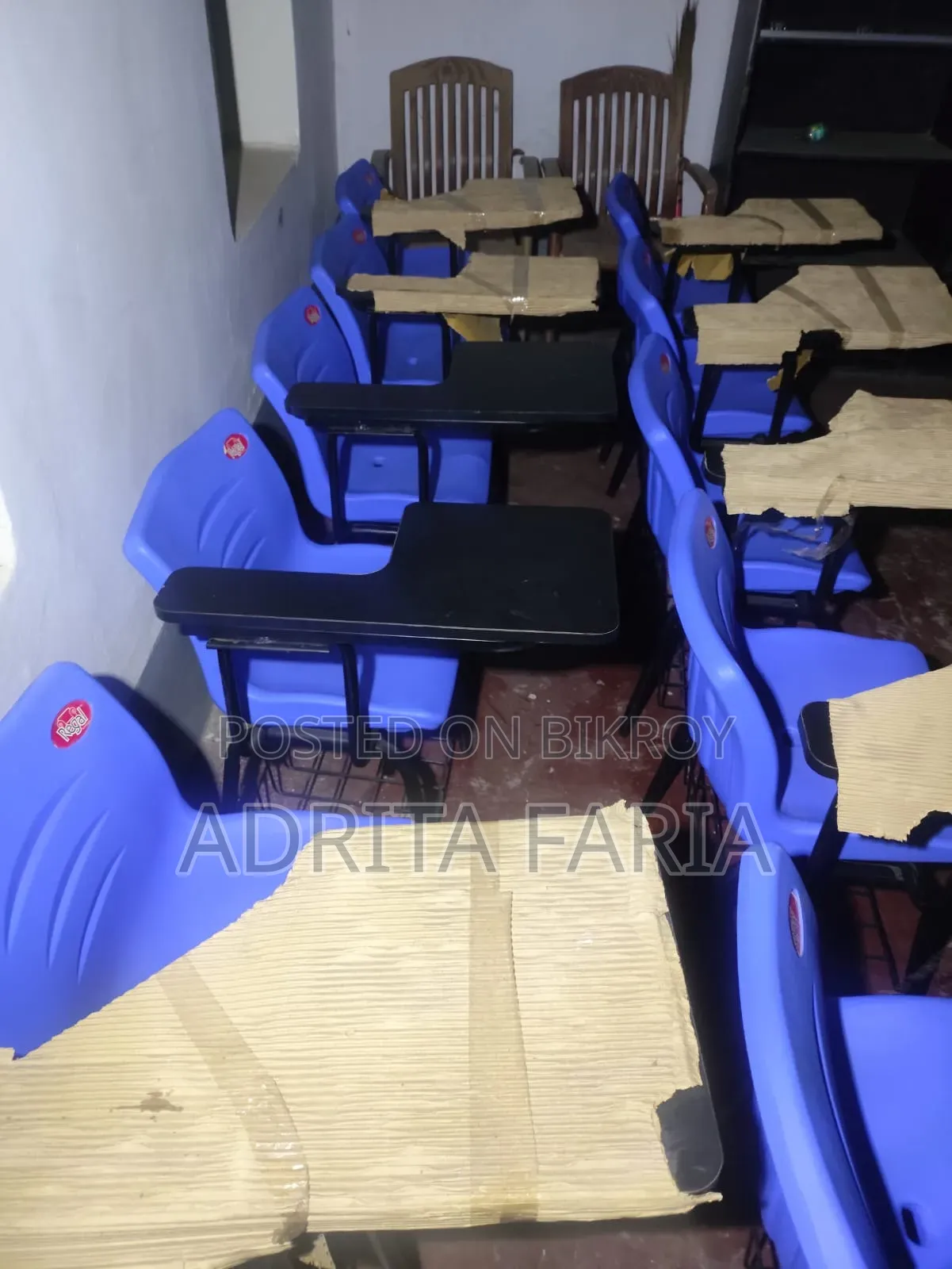 10 pieces 100% new Regal classroom/coaching chairs (intact packaging)