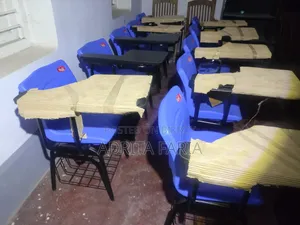 10 pieces 100% new Regal classroom/coaching chairs (intact packaging)