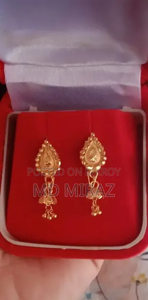 22 Karat 3 Ana Gold Earrings