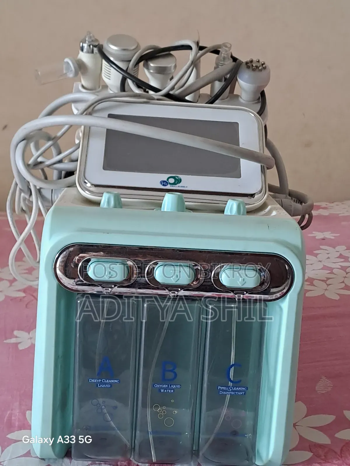 Almost (Brand) New Hydra Facial Machine (Free LED Mask Included)