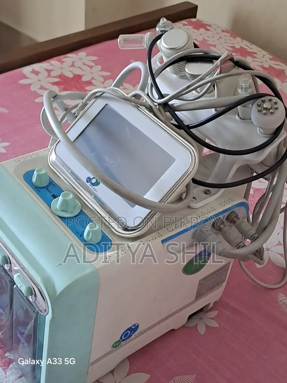 Almost (Brand) New Hydra Facial Machine (Free LED Mask Included)
