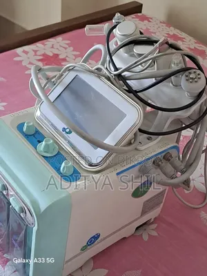Almost (Brand) New Hydra Facial Machine (Free LED Mask Included)