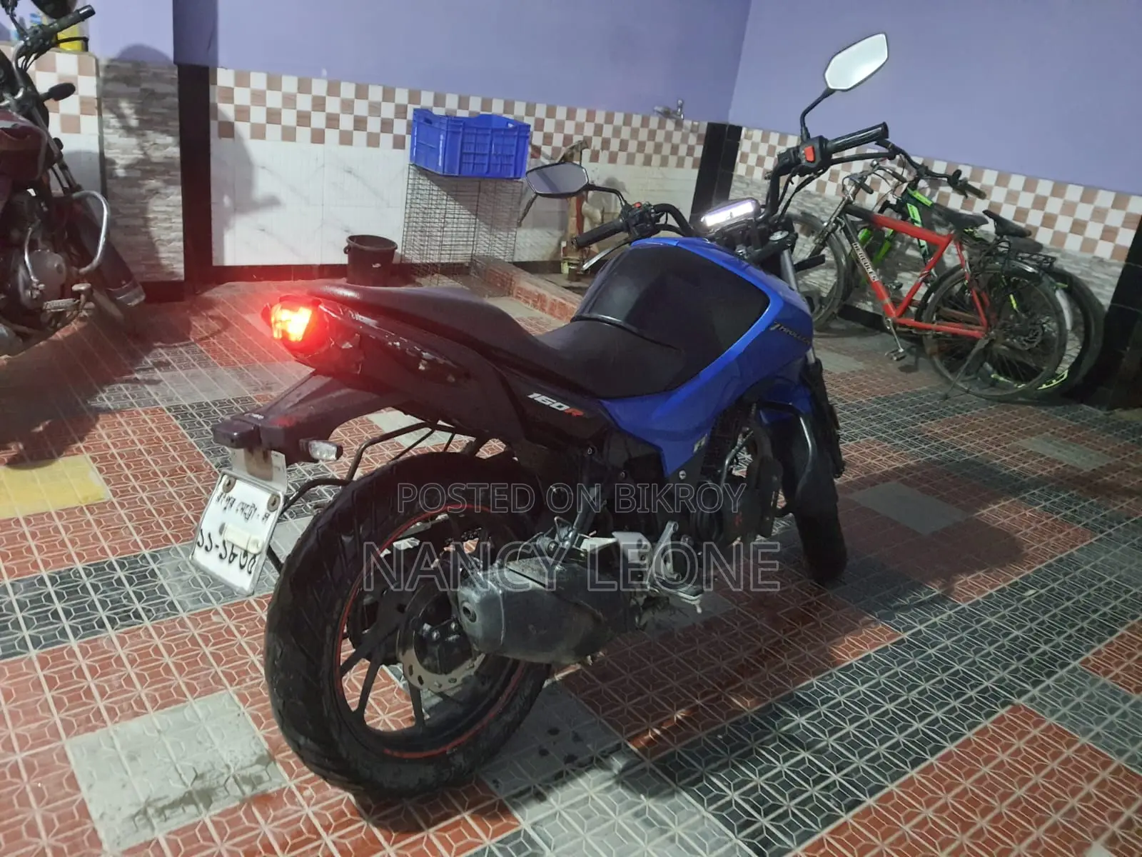 Hero Thriller 160R 2021 Blue