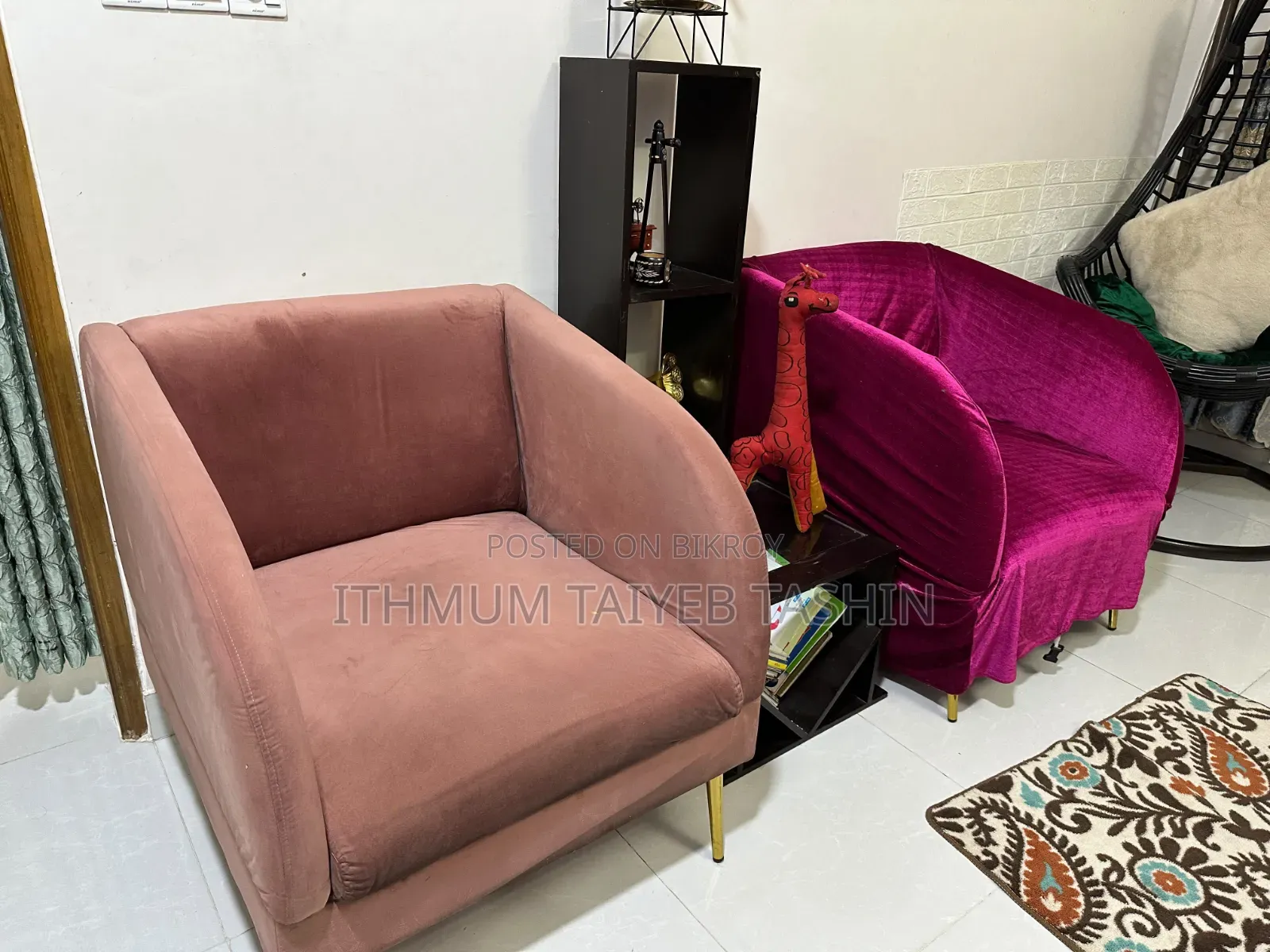 প্রিমিয়াম ভেলভেট সিঙ্গেল সোফা চেয়ার (জোড়া) বিক্রয়ের জন্য