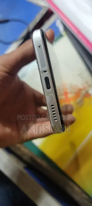 iQOO 128 GB White