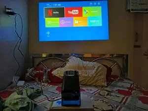 Projector for Sell +100inc Alr Screen
