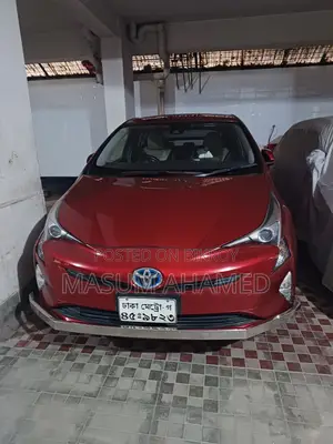 টয়োটা প্রিয়াস ৪-দরজা হ্যাচব্যাক (১.৮লিটার ৪-সিলিন্ডার গ্যাস/ইলেকট্রিক হাইব্রিড সিভিটি) ২০১৬ লাল