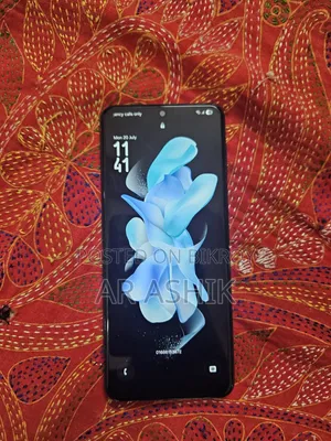 Samsung Galaxy Z Flip4 128 GB Black