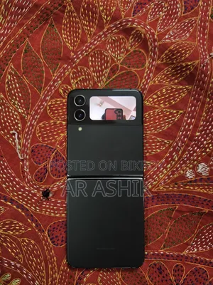 Samsung Galaxy Z Flip4 128 GB Black