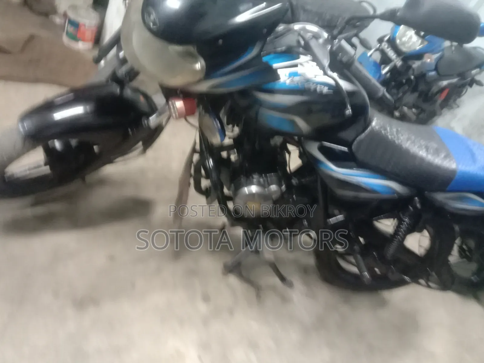 বাজাজ ডিসকভার ১২৫ ২০১৪ কালো