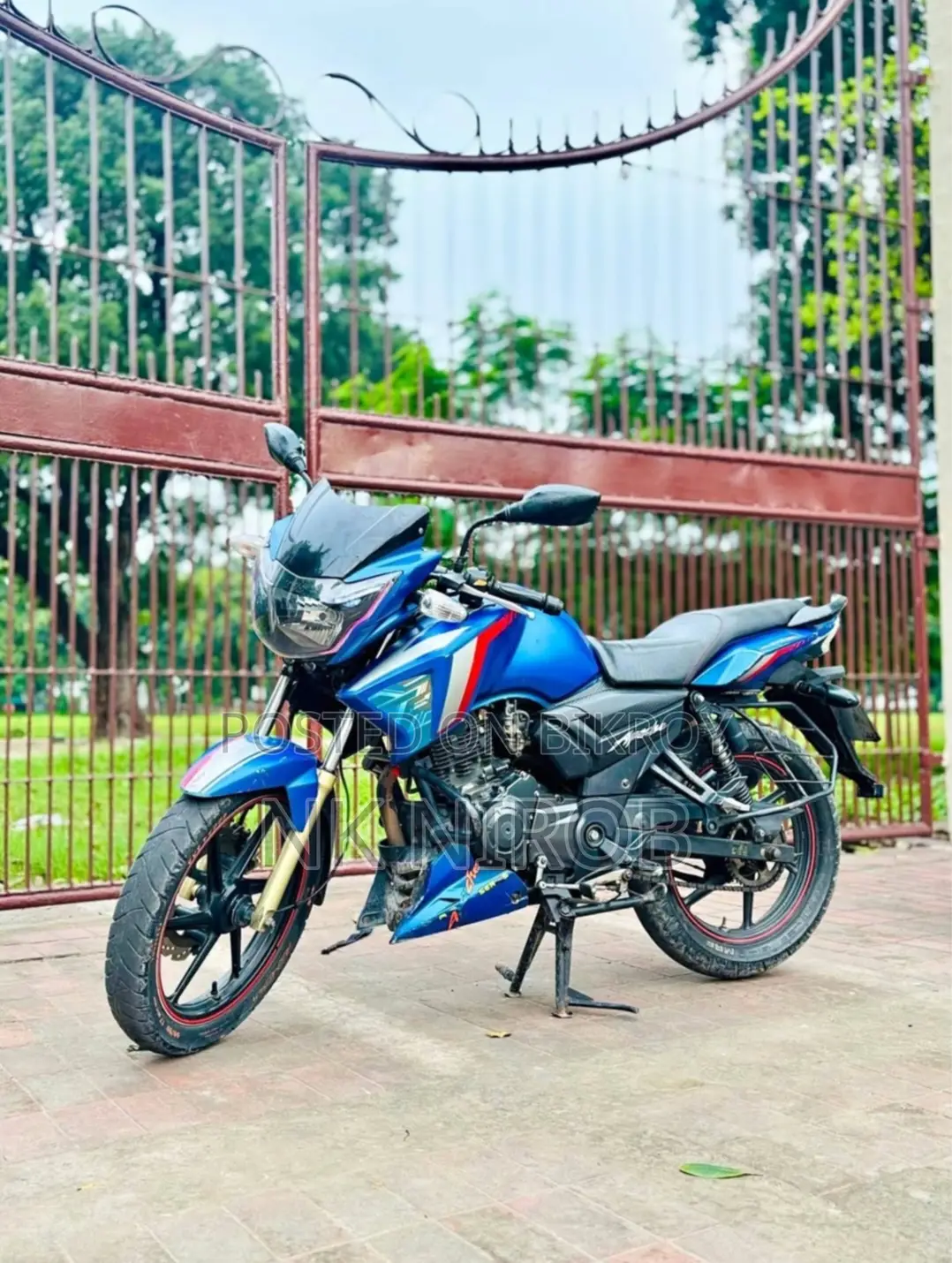 TVS Apache RTR 160 2V 2025 Blue