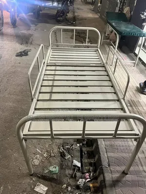 হাসপাতালের রোগীর বিছানা লোকাল