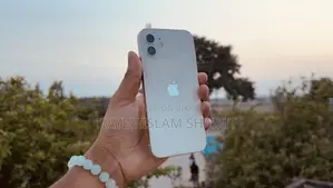 নিউ অ্যাপল আইফোন ১২ ১২৮ জিবি হোয়াইট