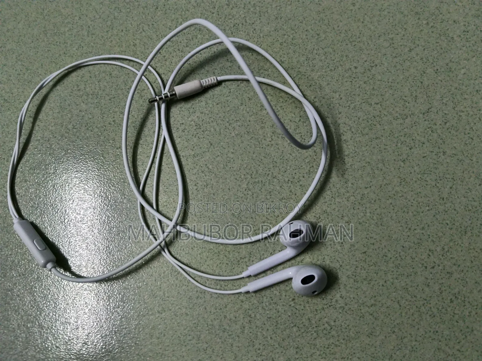 নতুন হেডফোন