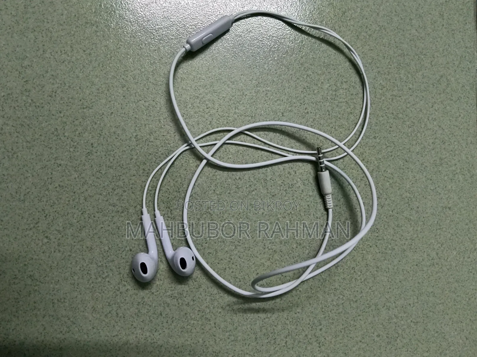 নতুন হেডফোন