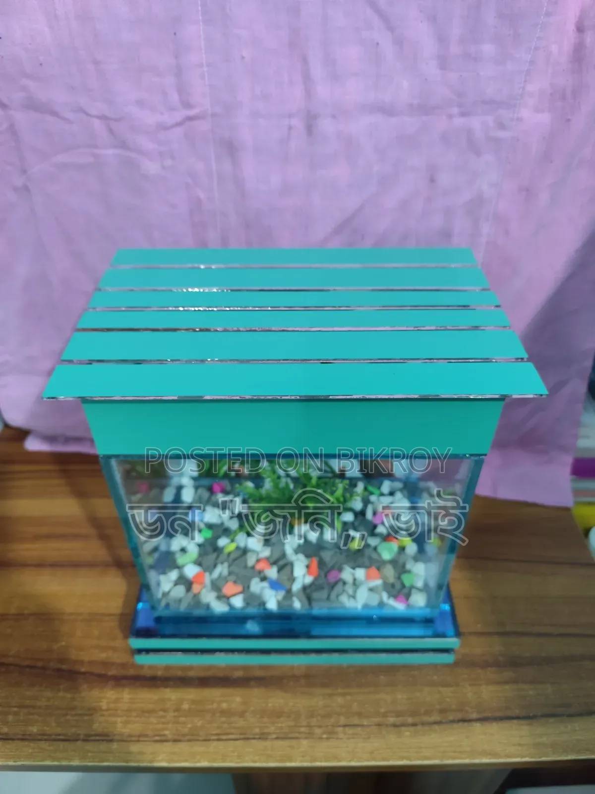 সব সহ ১০.৫ বাই ৬.৫ উচ্চতা ১১ ইঞ্চি একুরিয়াম