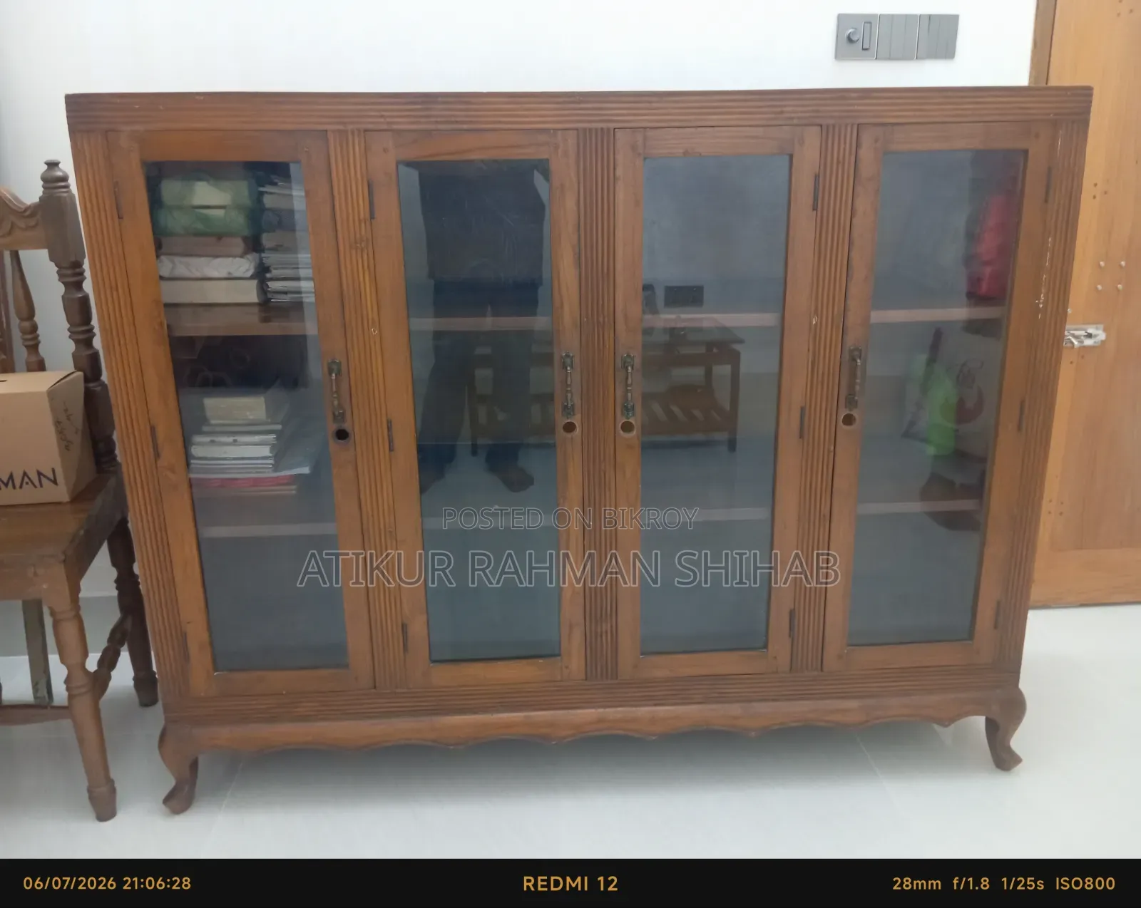 Bookshelf made of Teak wood