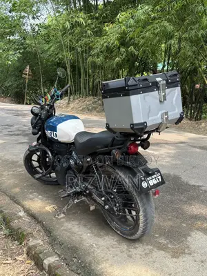 ৪৫লিটার অ্যালুমিনিয়াম টপ বক্স একদম নিউ জাস্ট ১৪/১৫ দিন ব্যবহার করা হয়েছে