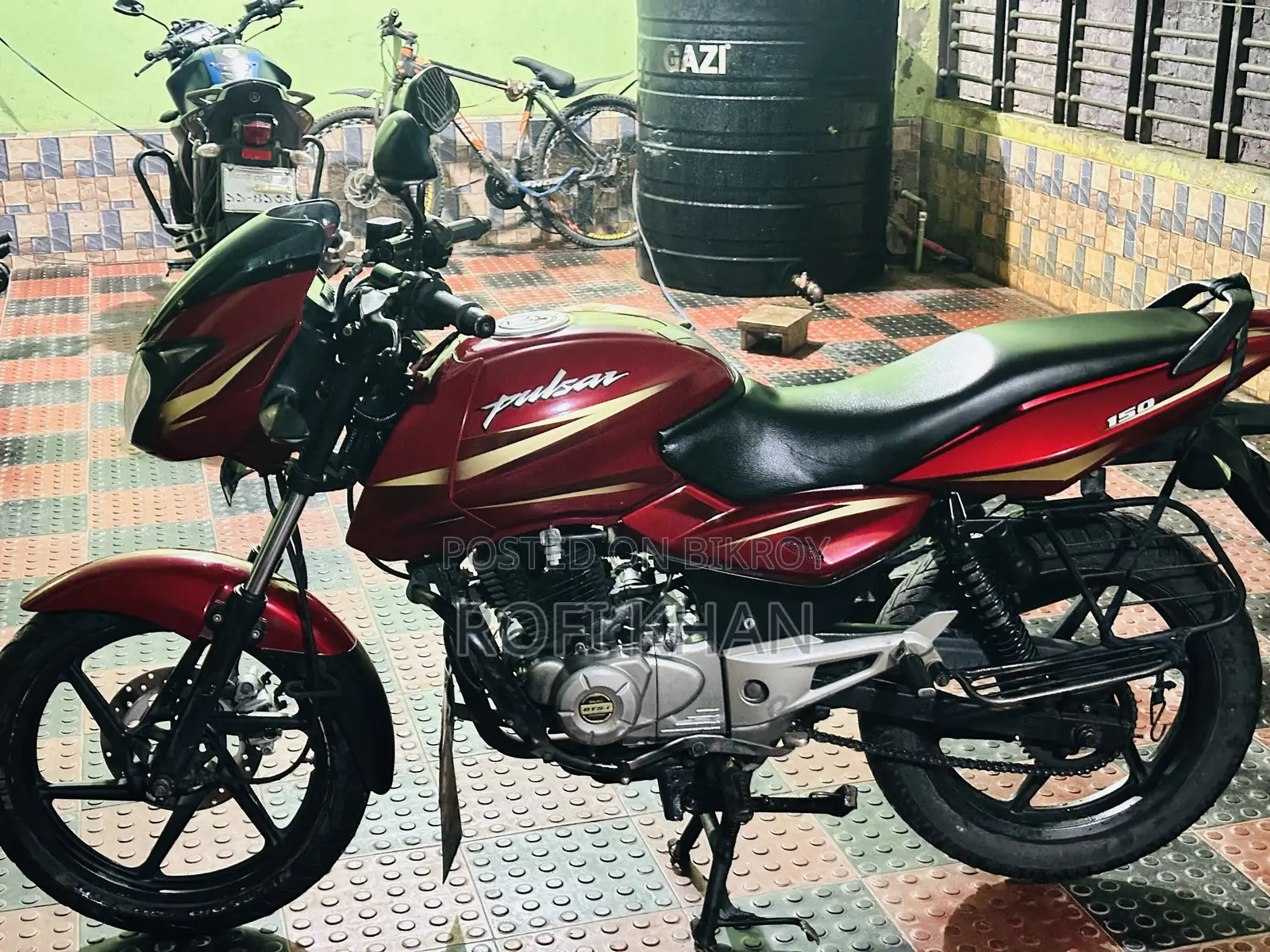 বাজাজ পালসার ১৫০ ২০১৩ লাল