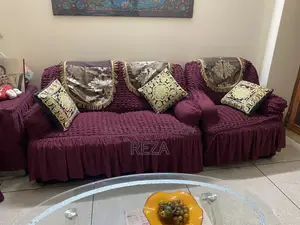 সোফা সেট (৬ সিটার) এবং গ্লাস টেবিল
