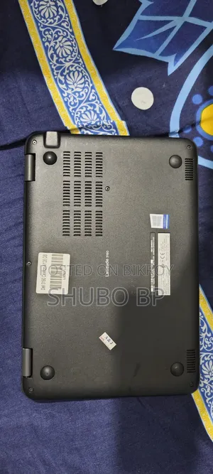 Laptop Dell Latitude 3190 2-in-1 4GB Intel Core i5 HDD+SSD 128GB