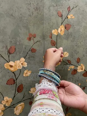 ব্লু স্কাই হোমমেড চুড়ি