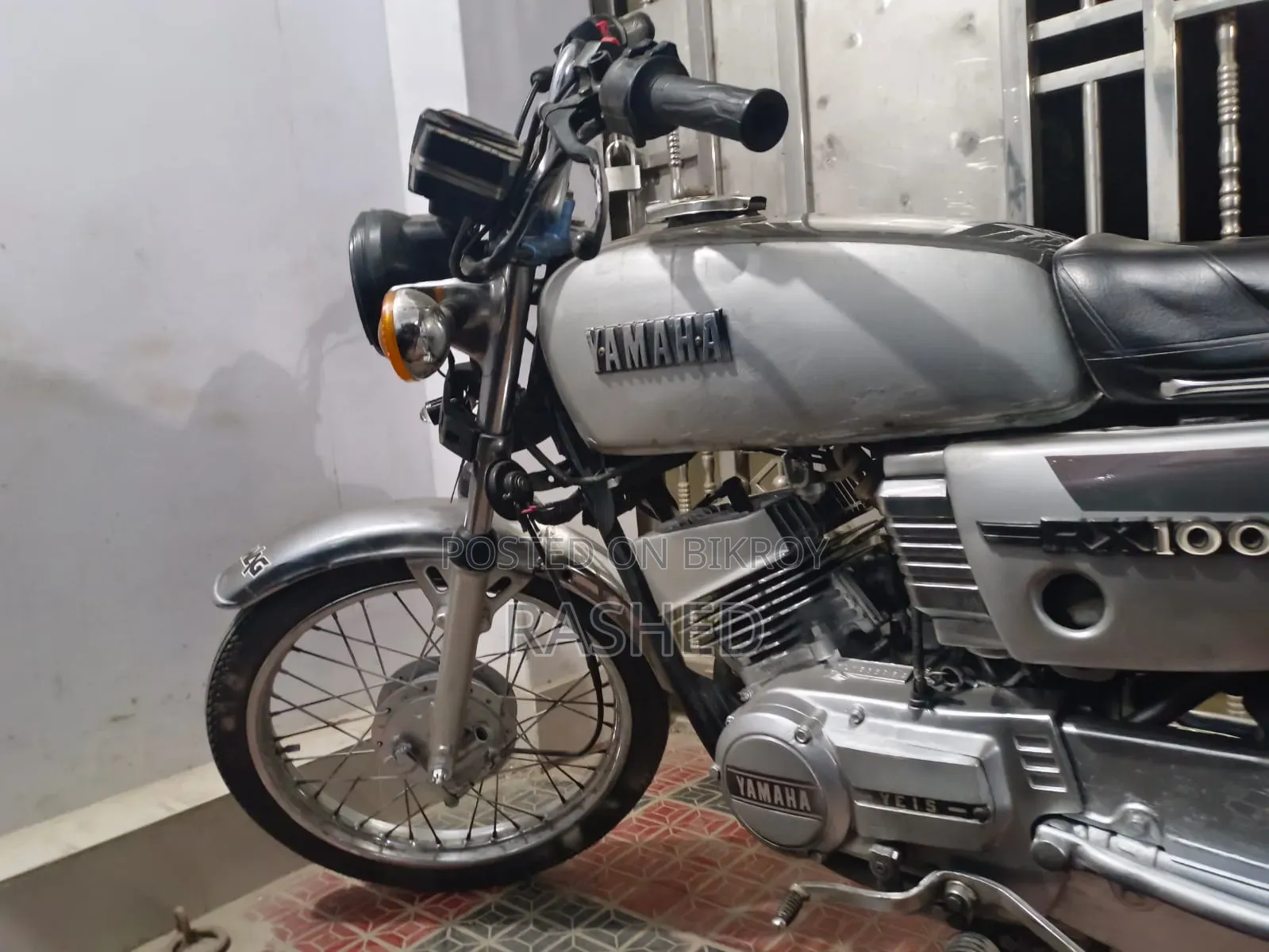 Yamaha 1998 Silver