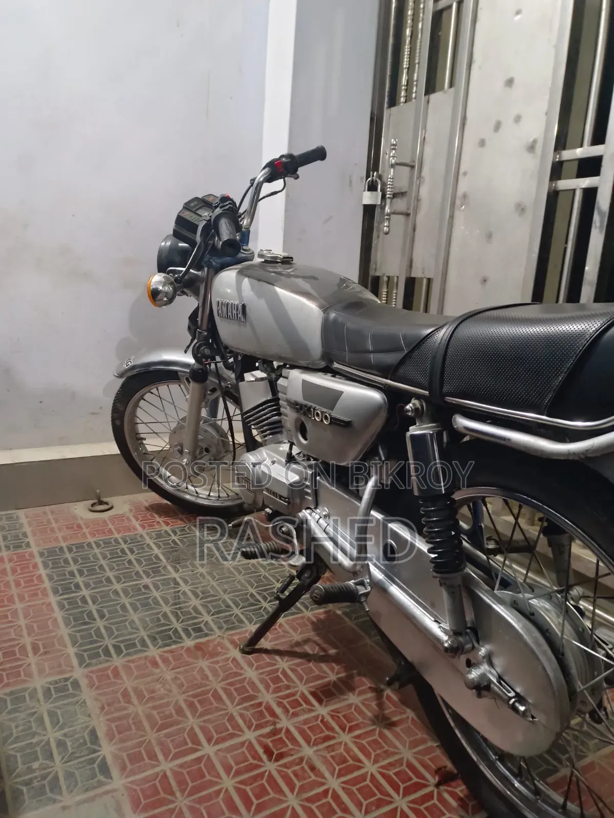 Yamaha 1998 Silver