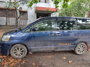 Toyota Noah 2.0 AWD (8 Seater) 2006 Blue