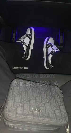 Lv Trainer Black White